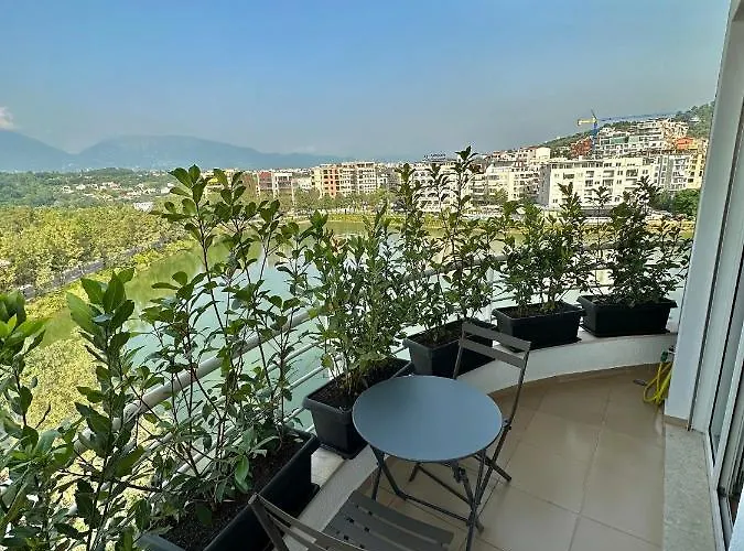 Queen's Luxury Appartamento Tirana