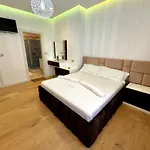 Queen's Luxury
