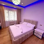 Apartment Queen's Luxury