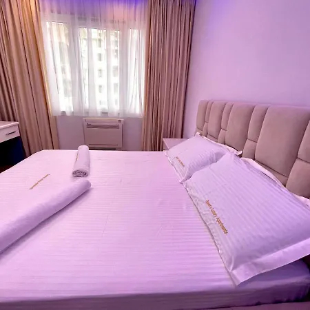 Apartment Queen's Luxury