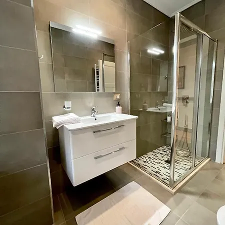 Queen's Luxury טיראנה