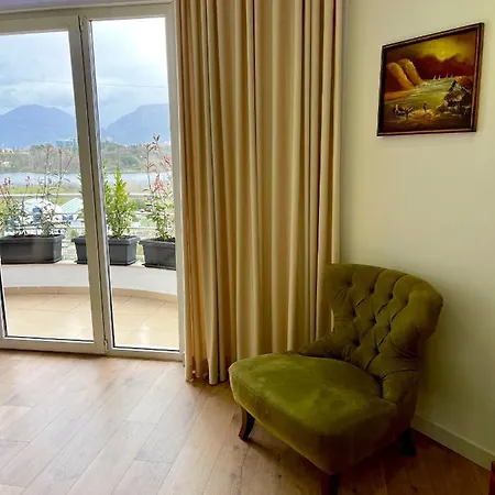 דירה Queen's Luxury טיראנה