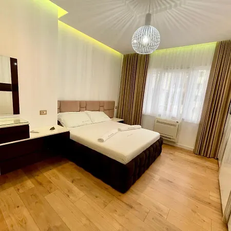 Queen's Luxury Apartment *